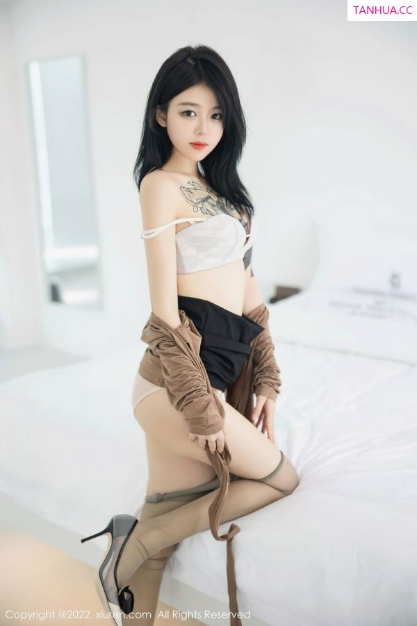小奶瓶呜呜  [XiuRen]高清写真图 2022.09.14 No.5587 奶瓶第14张图片